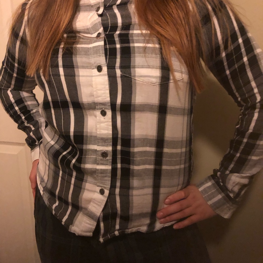 👁🗨 SO Black & White Plaid “Perfect Shirt” 👁🗨 - Picture 5 of 5